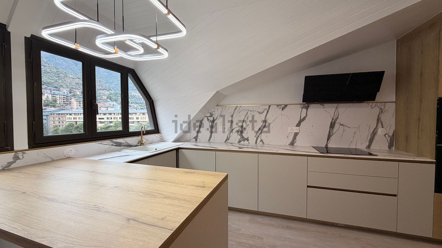 3-bedroom penthouse for sale in Andorra la Vella · 3 of 27