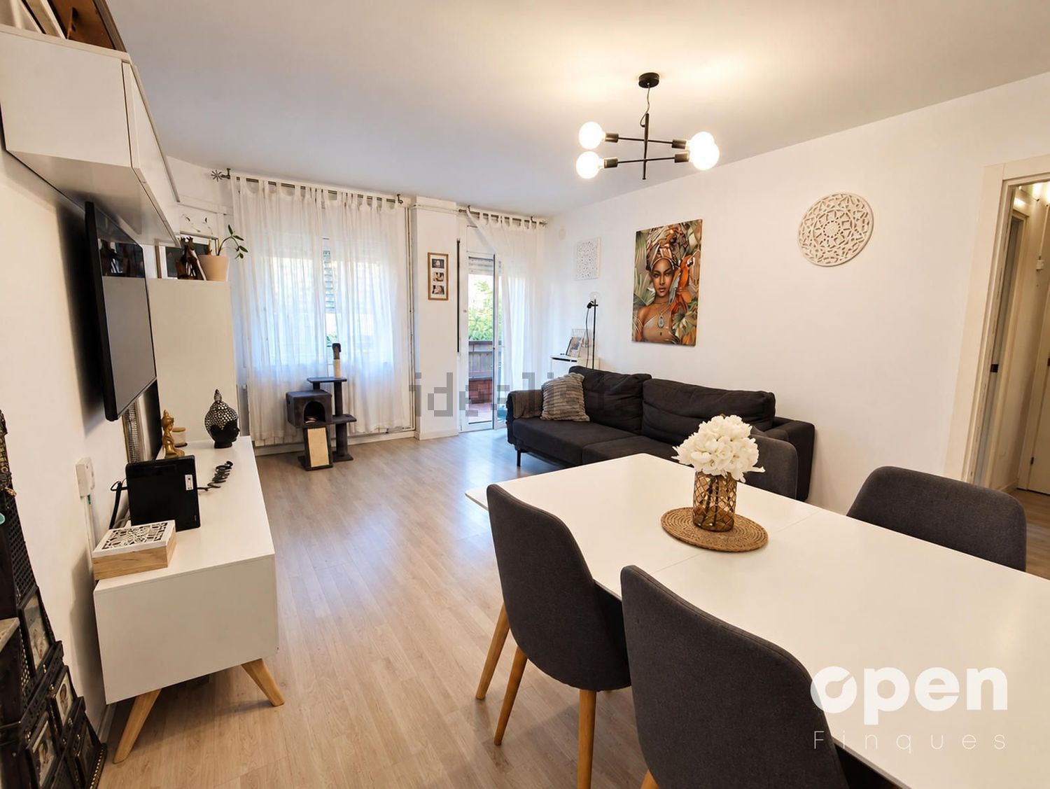 Piso en venta en Avenida de Josep Tarradellas
