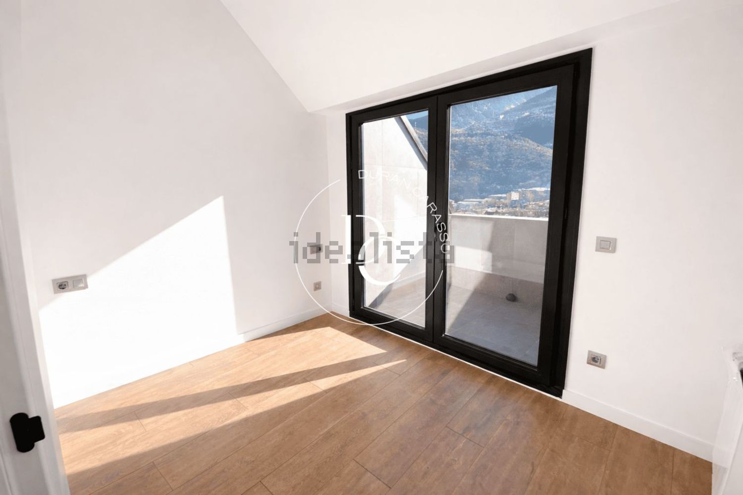 Àtic de 4 habitacions en venda a Andorra la Vella · 21 de 60