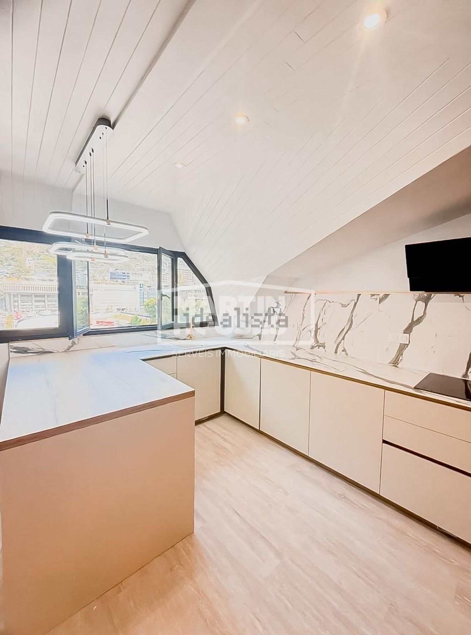 3-bedroom flat for sale in Andorra la Vella · 3 of 32