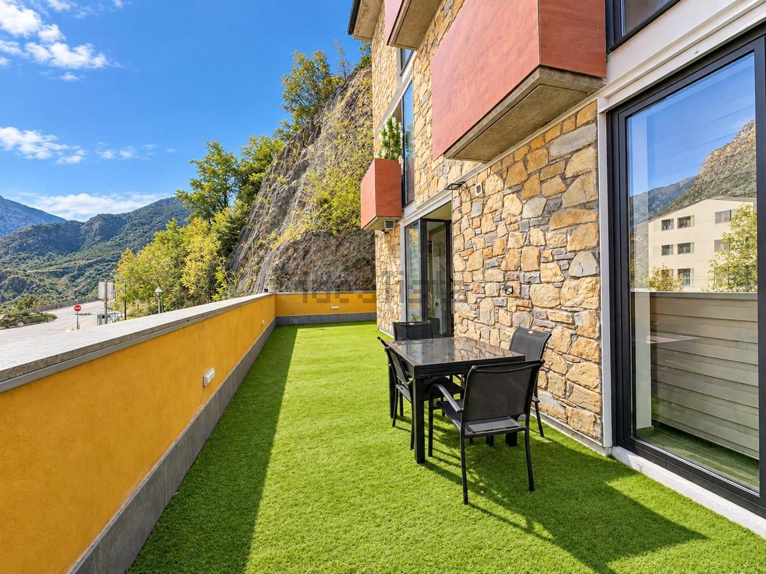 3-bedroom flat for sale in Sant Julià de Lòria · 2 of 16