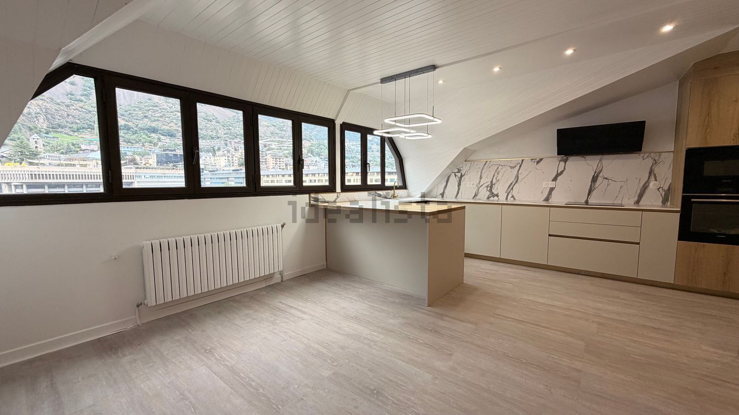 3-bedroom penthouse for sale in Andorra la Vella · 2 of 27