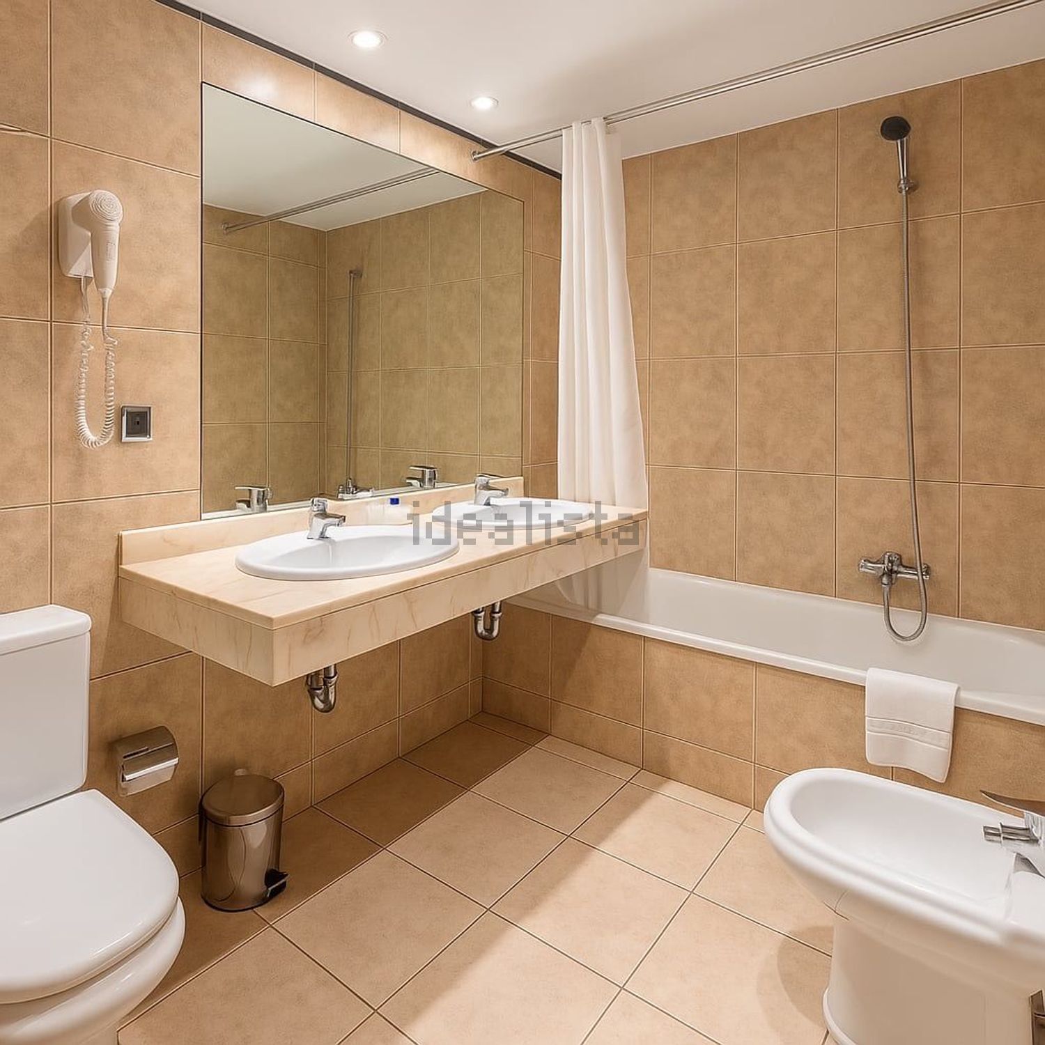 25-bedroom room in shared flat seasonal rent in L'Aldosa, Canillo · 4 of 8