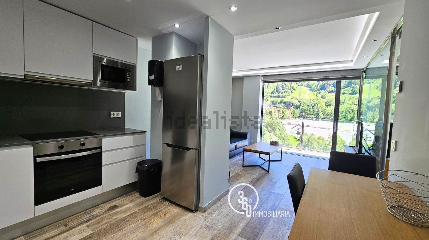 2-bedroom flat for sale in El Tarter, Canillo · 5 of 14