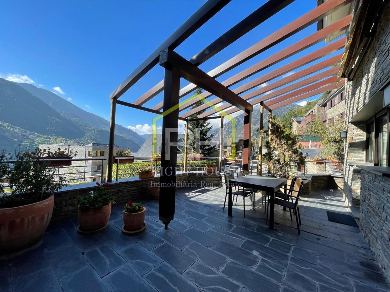 5-bedroom chalet for sale in Escaldes-Engordany · 2 of 60