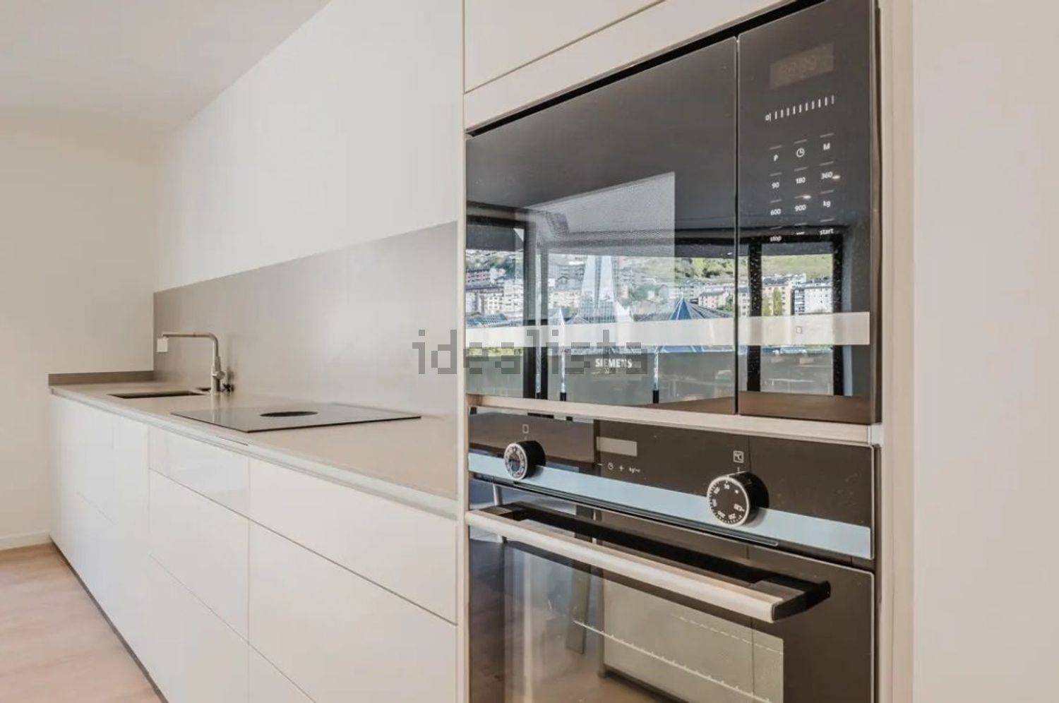 3-bedroom flat for sale in Escaldes-Engordany · 3 of 11
