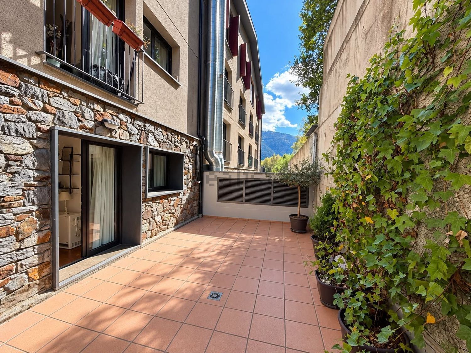 2-bedroom flat seasonal rent in El Tarter, Canillo · 2 of 24