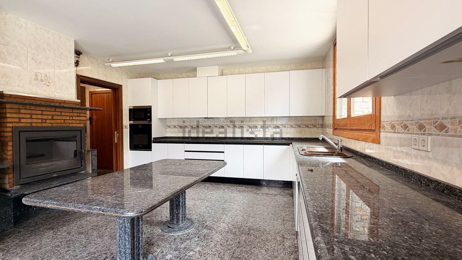 5-bedroom chalet for rent in Escaldes-Engordany · 32 of 60