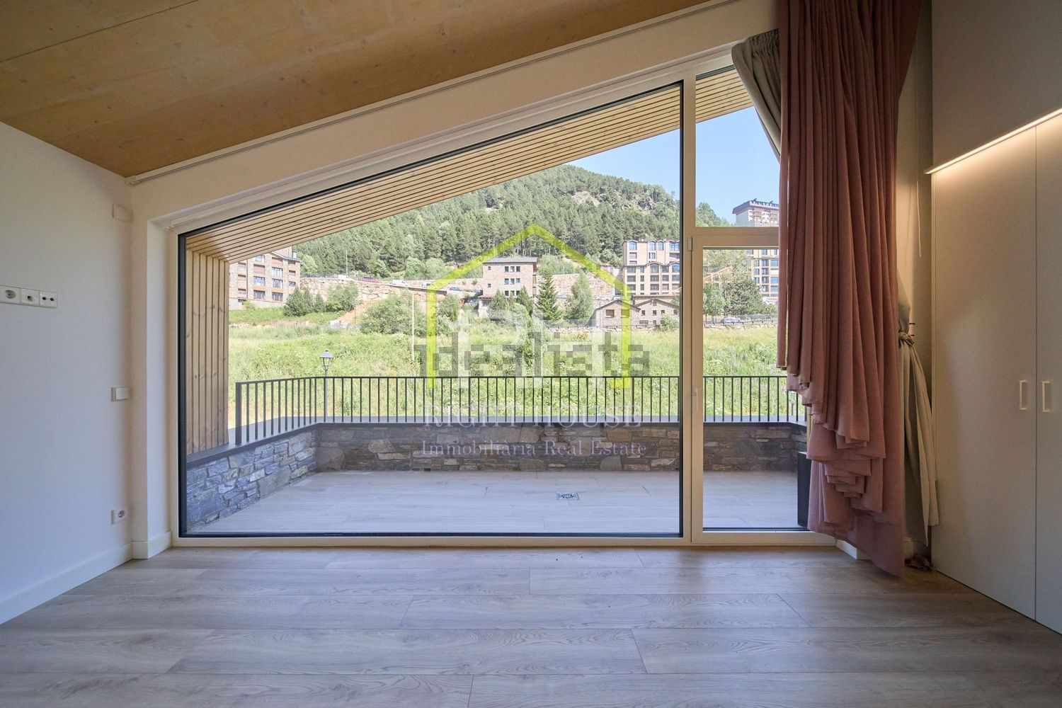3-bedroom townhouse for sale in Incles, Canillo · 3 of 60