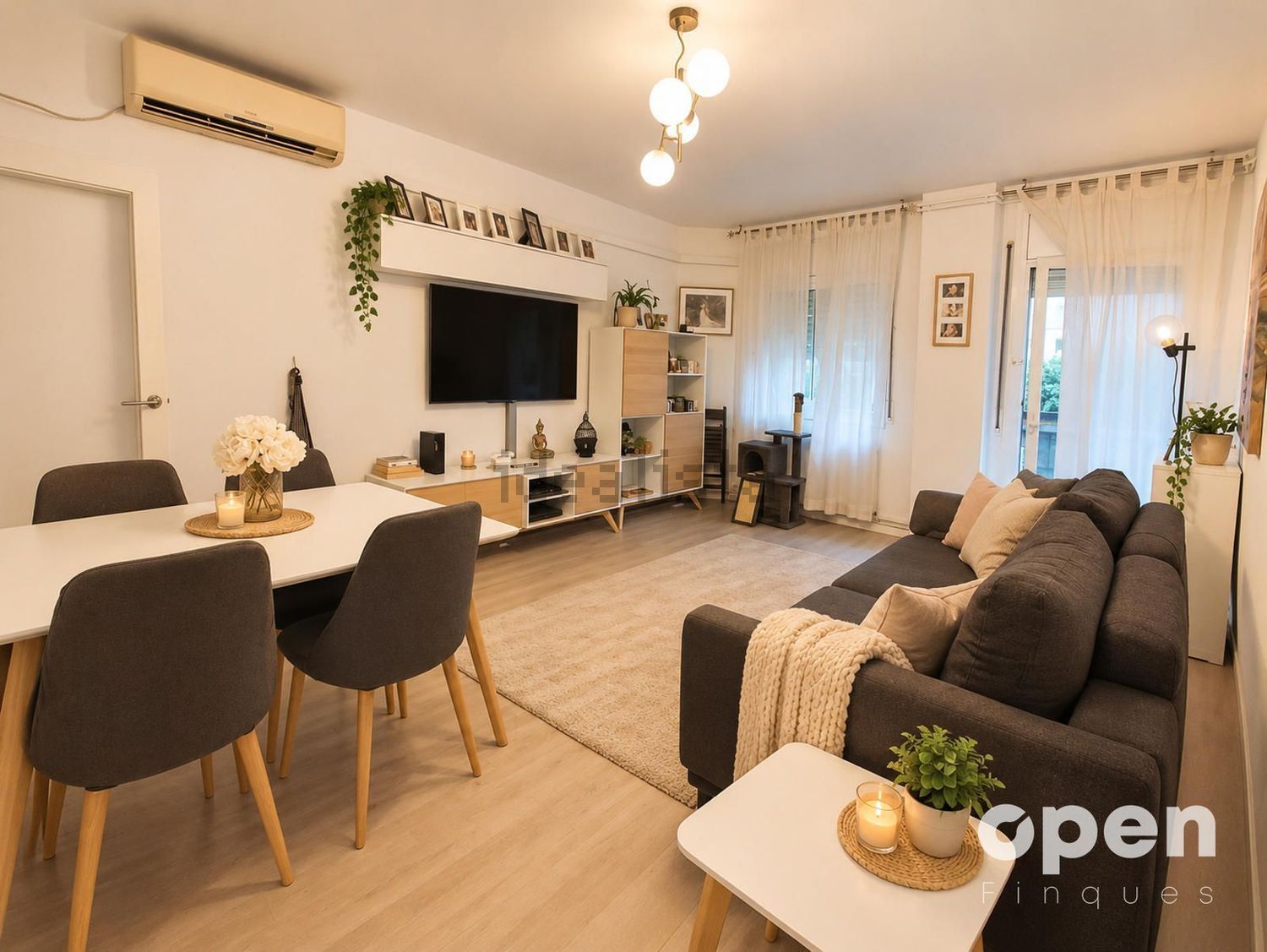 Piso en venta en Avenida de Josep Tarradellas