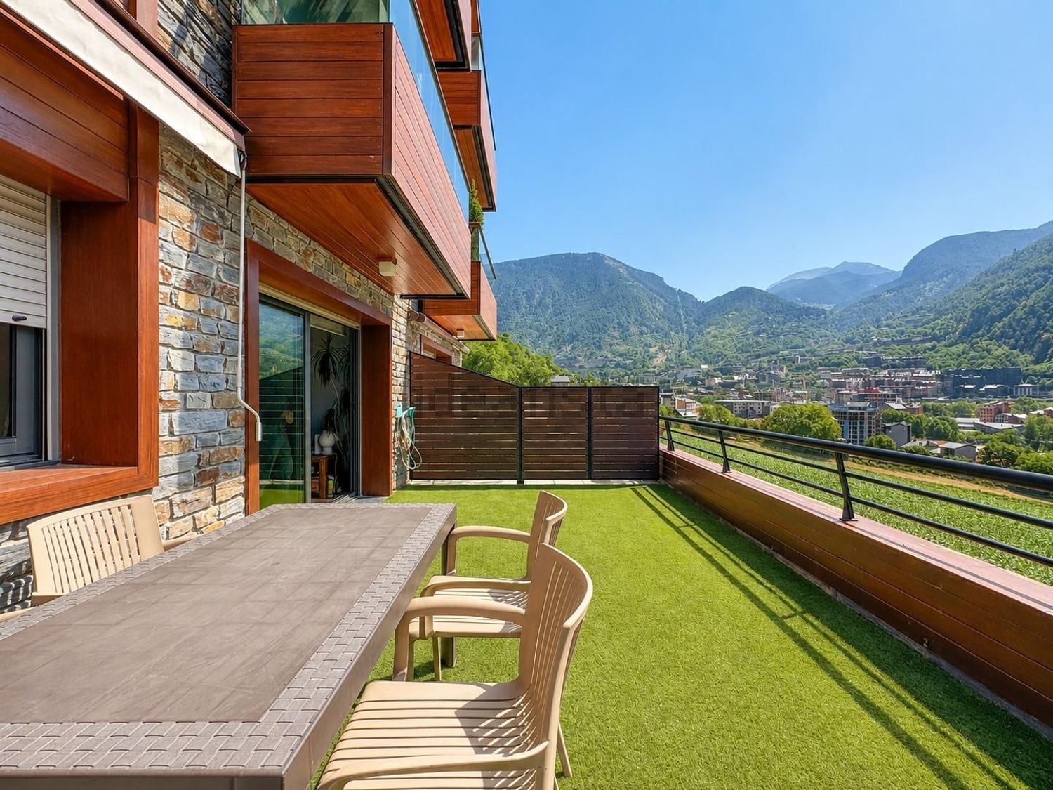 2-bedroom flat for sale in Encamp · 2 of 18