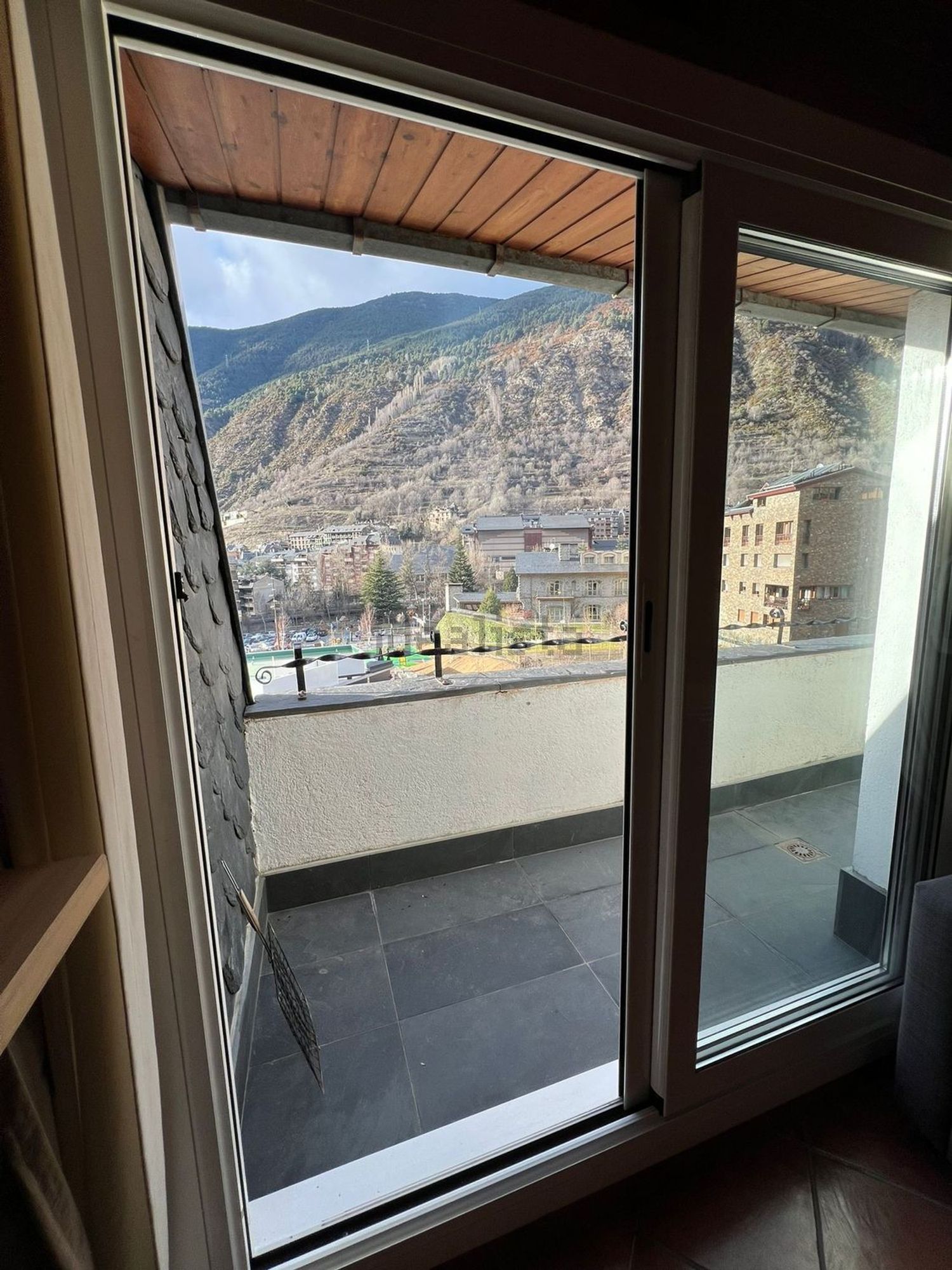 3-bedroom room in shared flat for rent in Encamp · 3 of 16