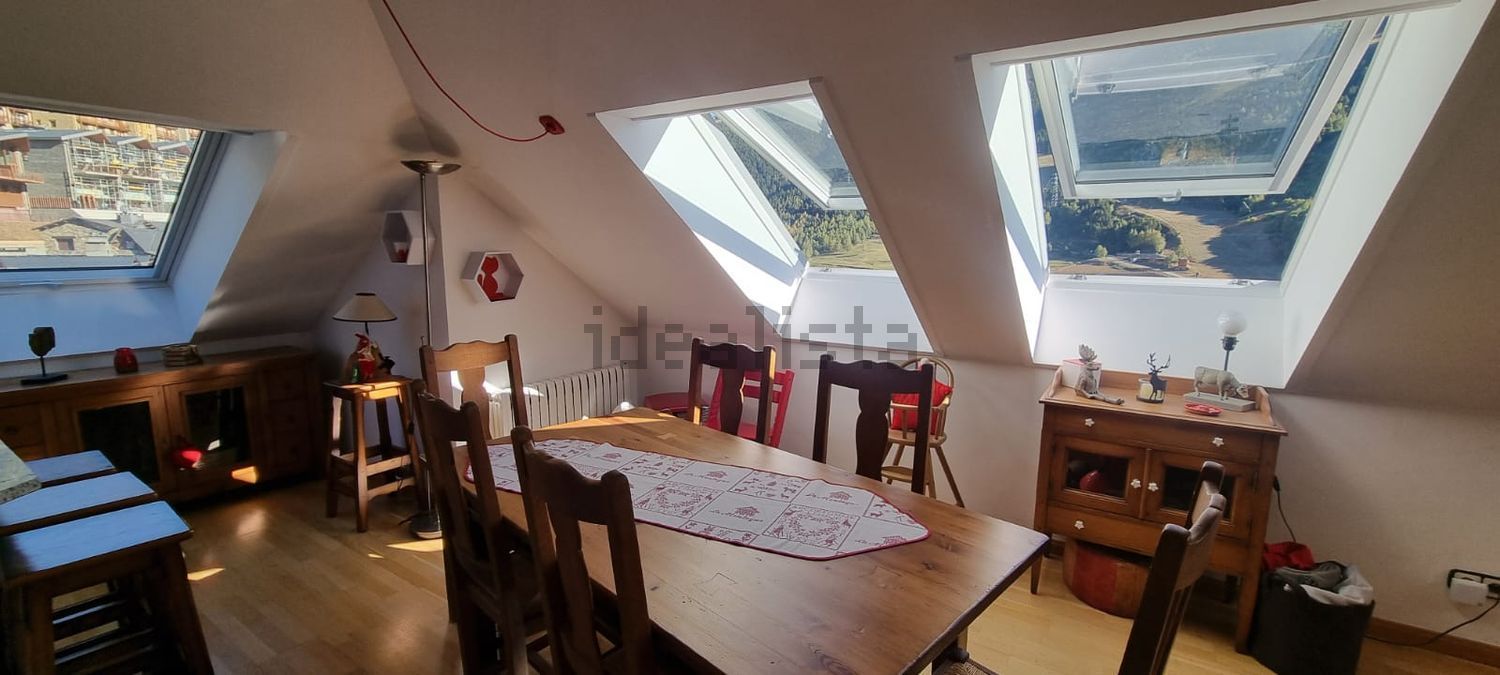 3-bedroom penthouse seasonal rent in El Tarter, Canillo · 17 of 31