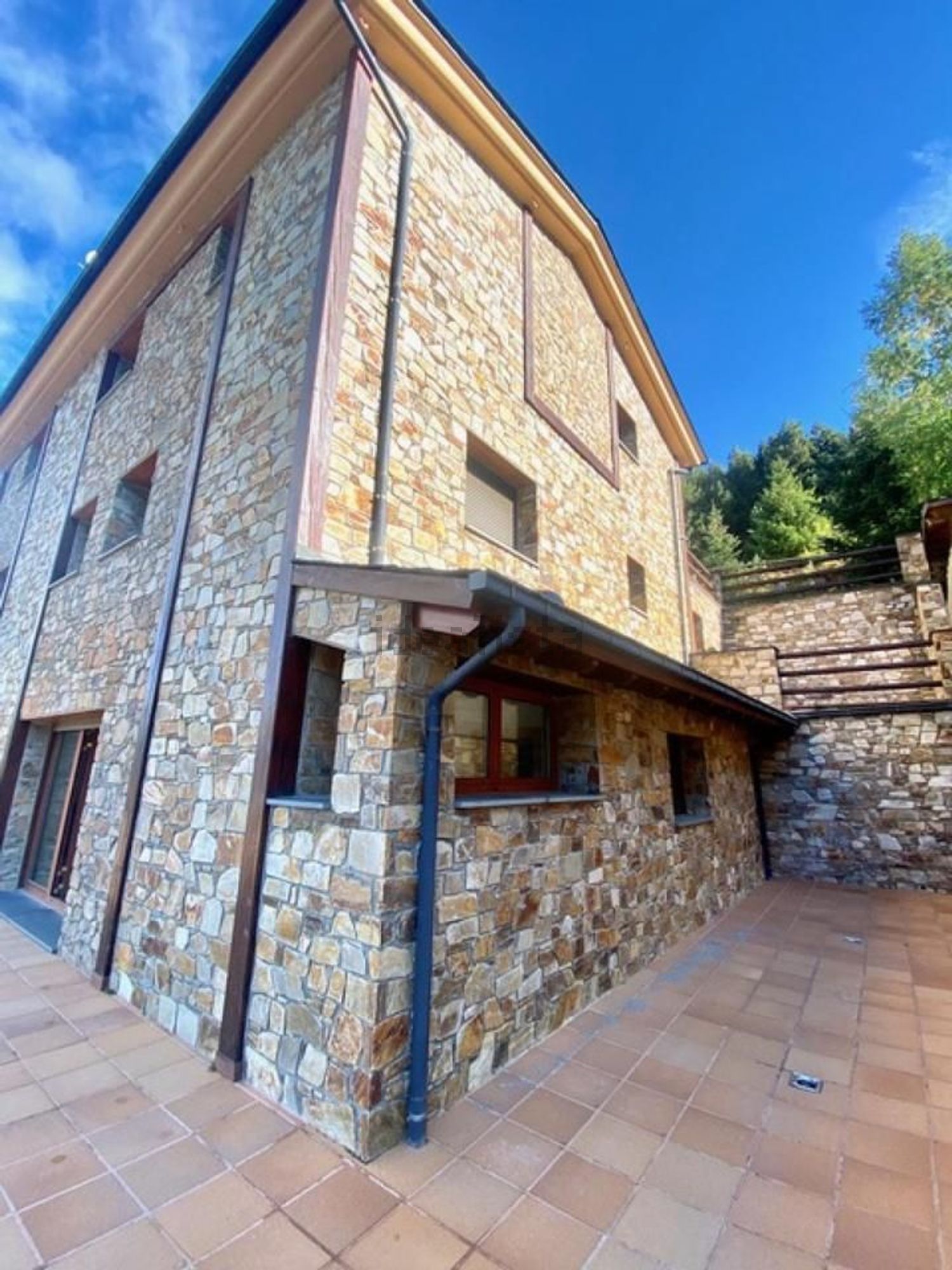 5-bedroom townhouse for sale in El Forn, Canillo · 2 of 4