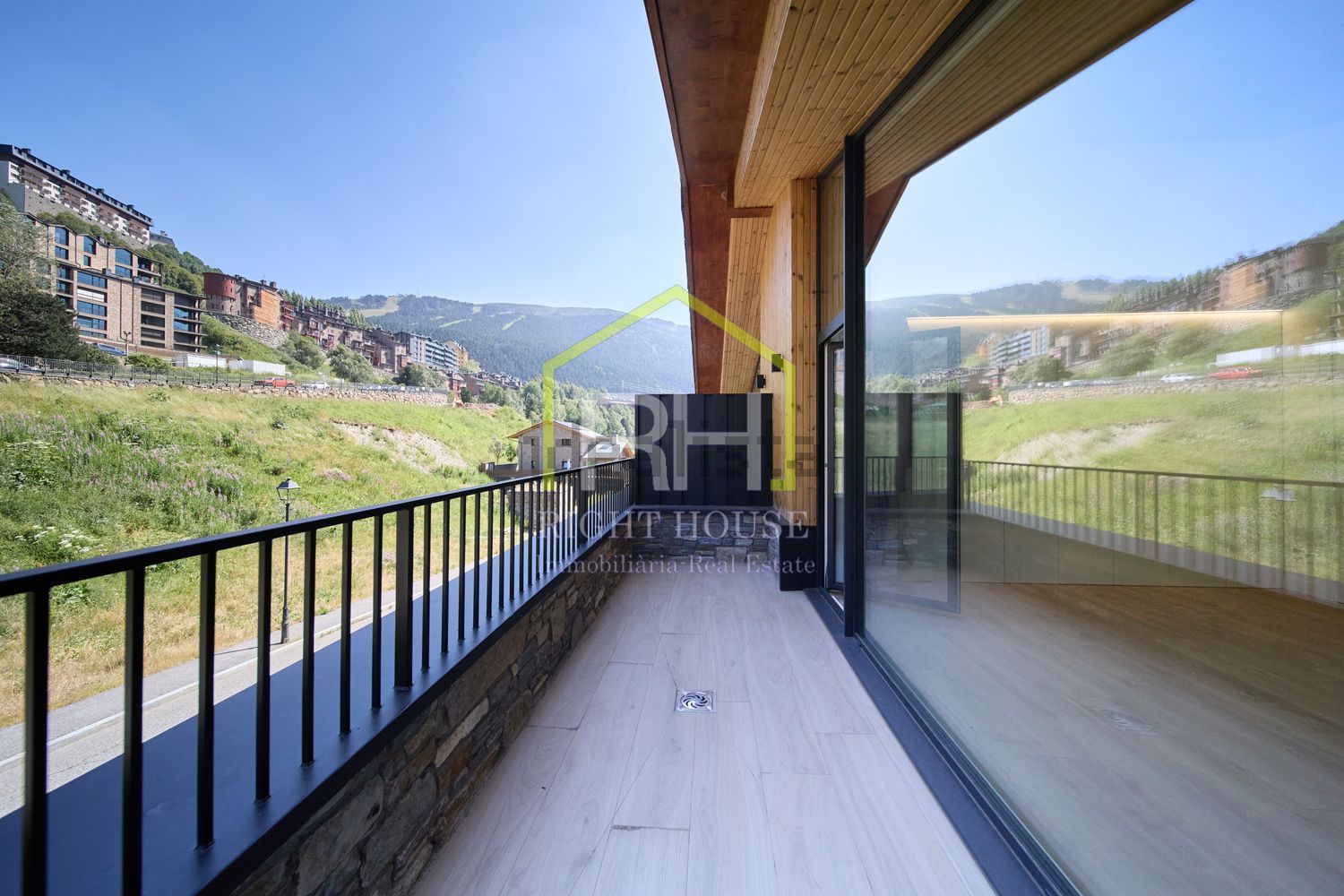 3-bedroom townhouse for sale in Incles, Canillo · 2 of 60