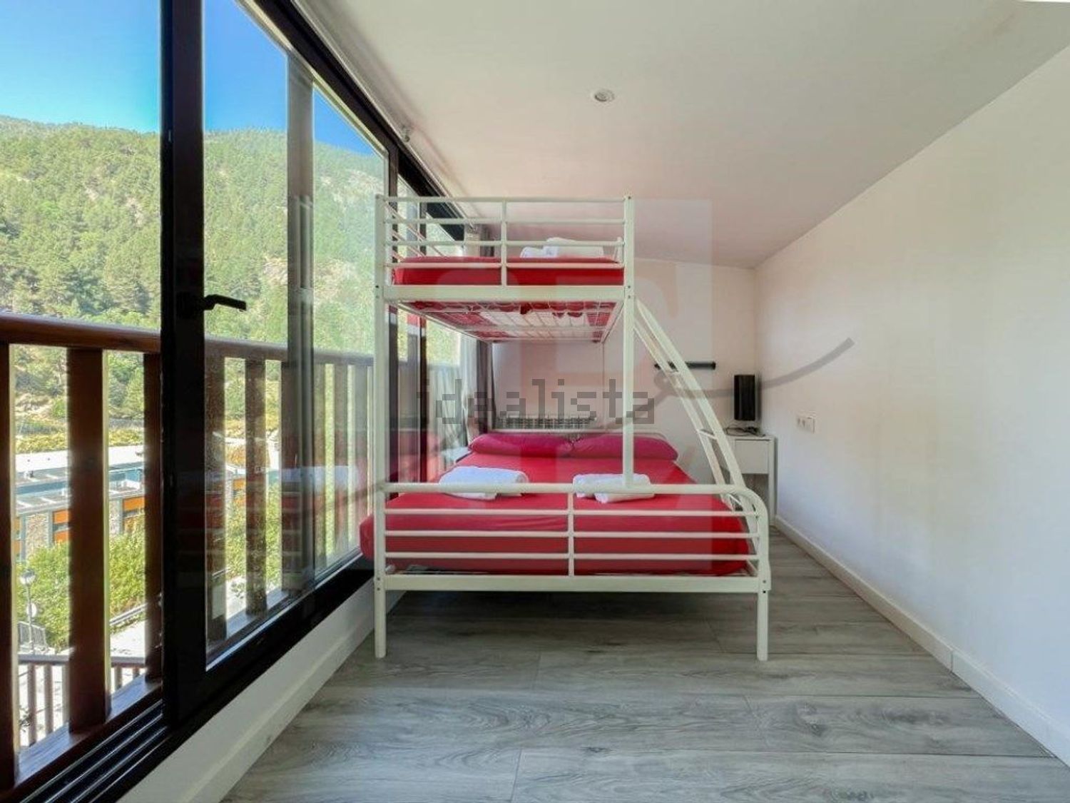 5-bedroom penthouse seasonal rent in L'Aldosa, Canillo · 5 of 9