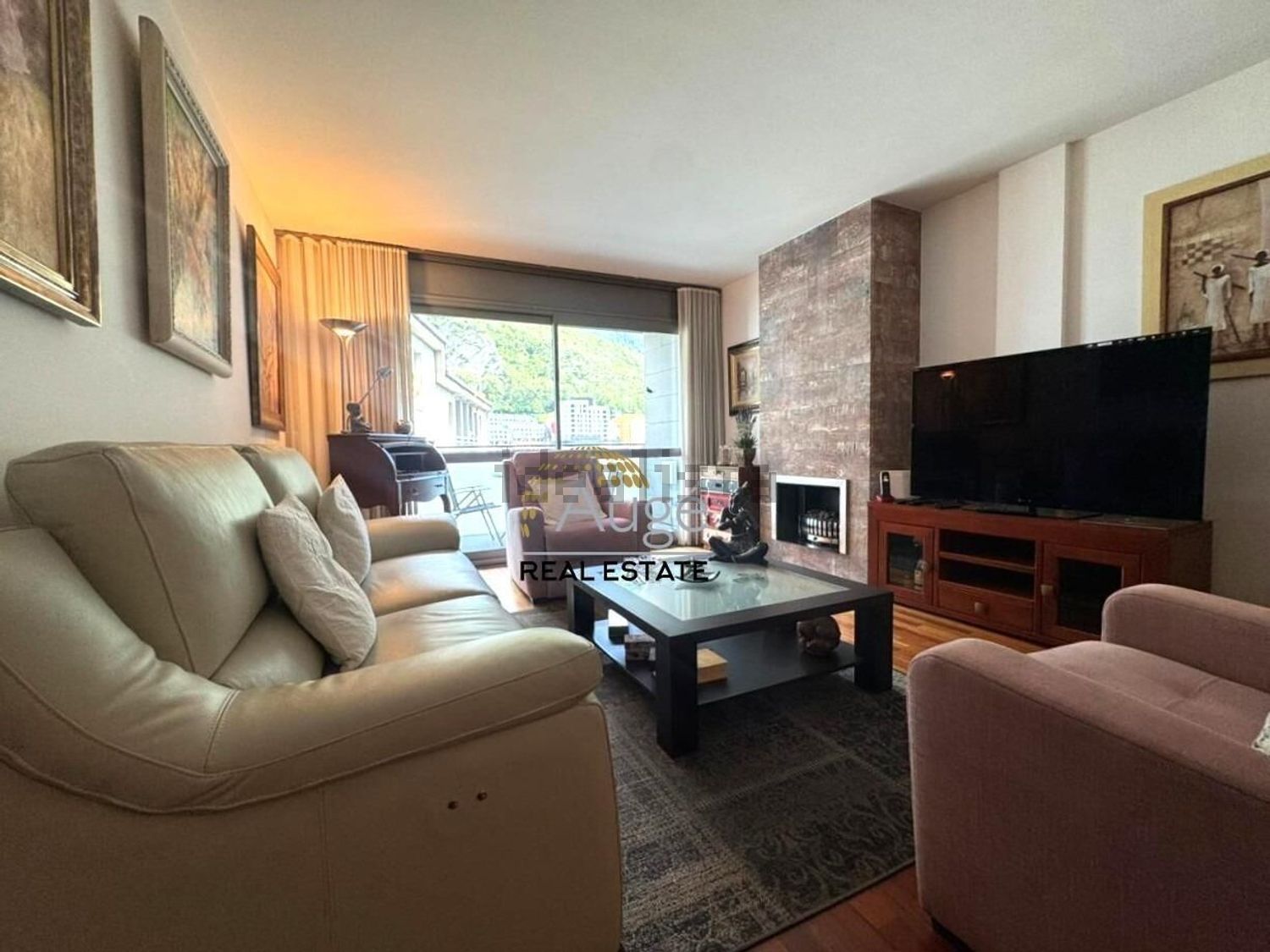 3-bedroom flat for sale in Andorra la Vella · 3 of 30