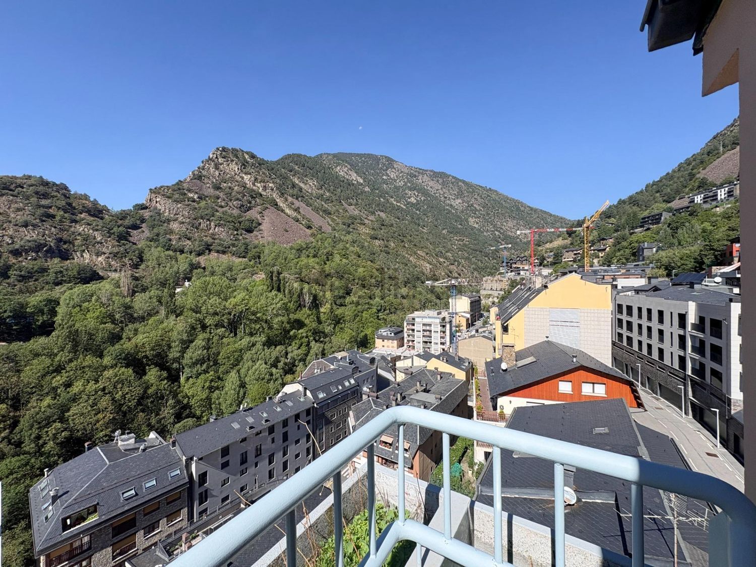 3-bedroom penthouse for rent in Escaldes-Engordany · 25 of 37