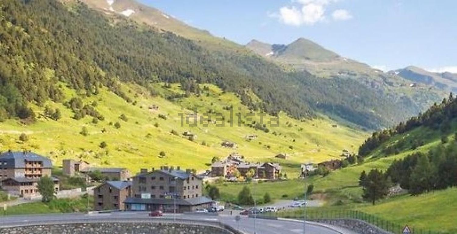 3-bedroom chalet for sale in El Tarter, Canillo · 13 of 23