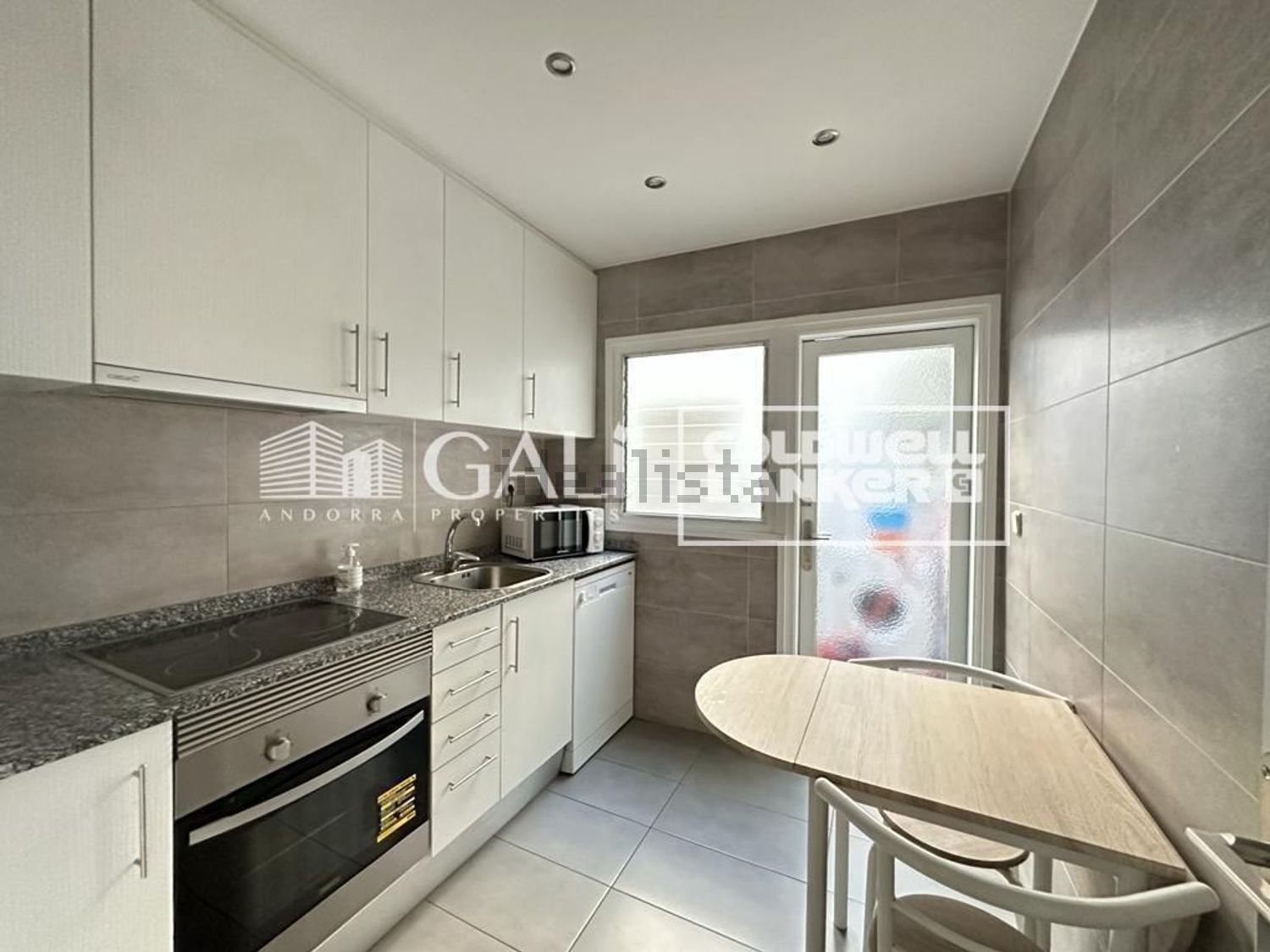 Attique 2 chambres à louer à Andorra la Vella, Andorre-la-Vieille · 48 sur 60
