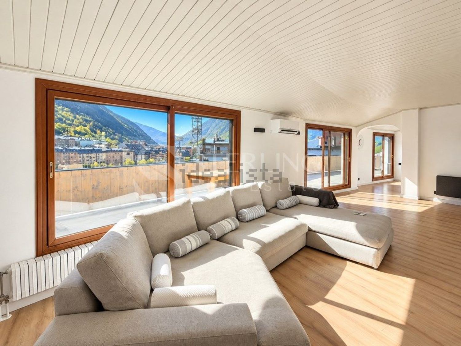 3-bedroom penthouse for rent in Encamp · 27 of 53