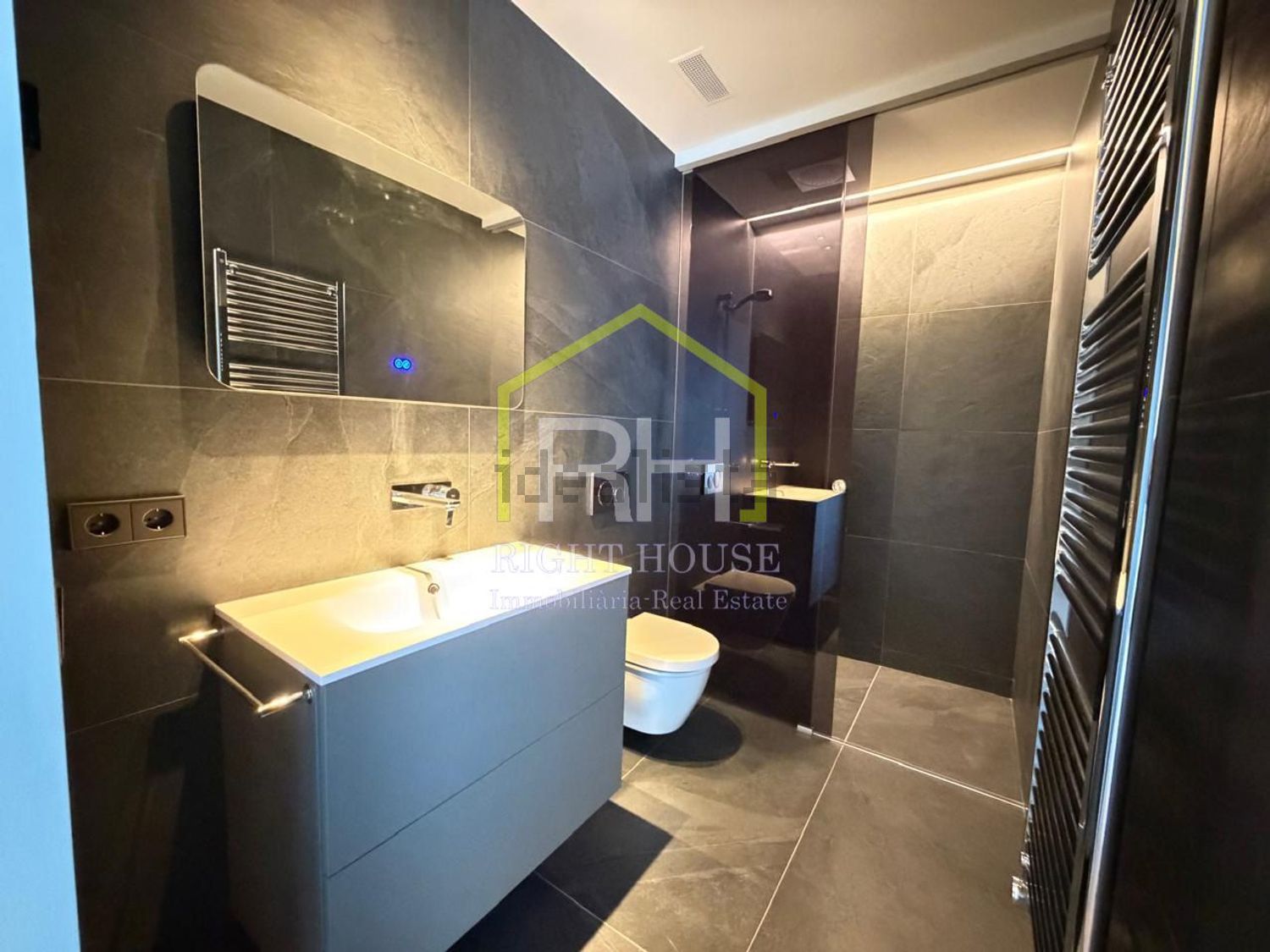 2-bedroom flat for sale in Centro, Andorra la Vella · 32 of 60
