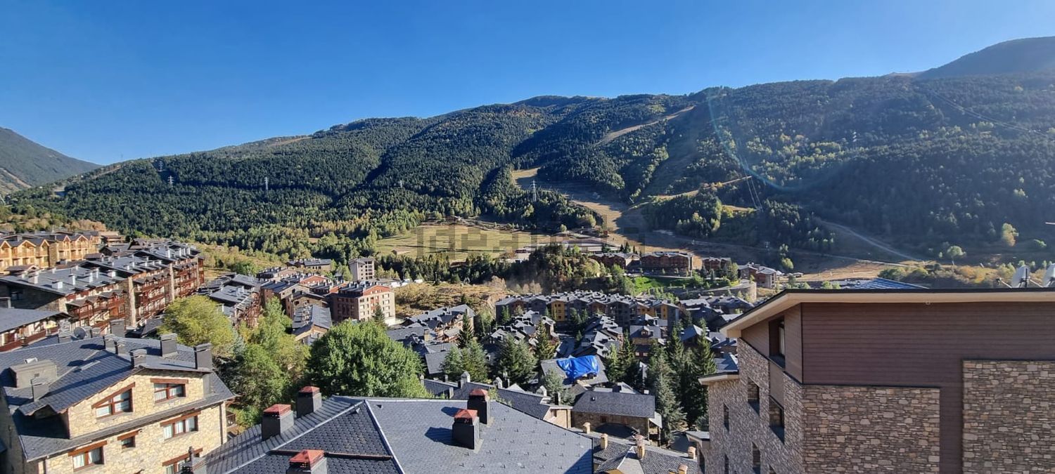 3-bedroom penthouse seasonal rent in El Tarter, Canillo · 24 of 31