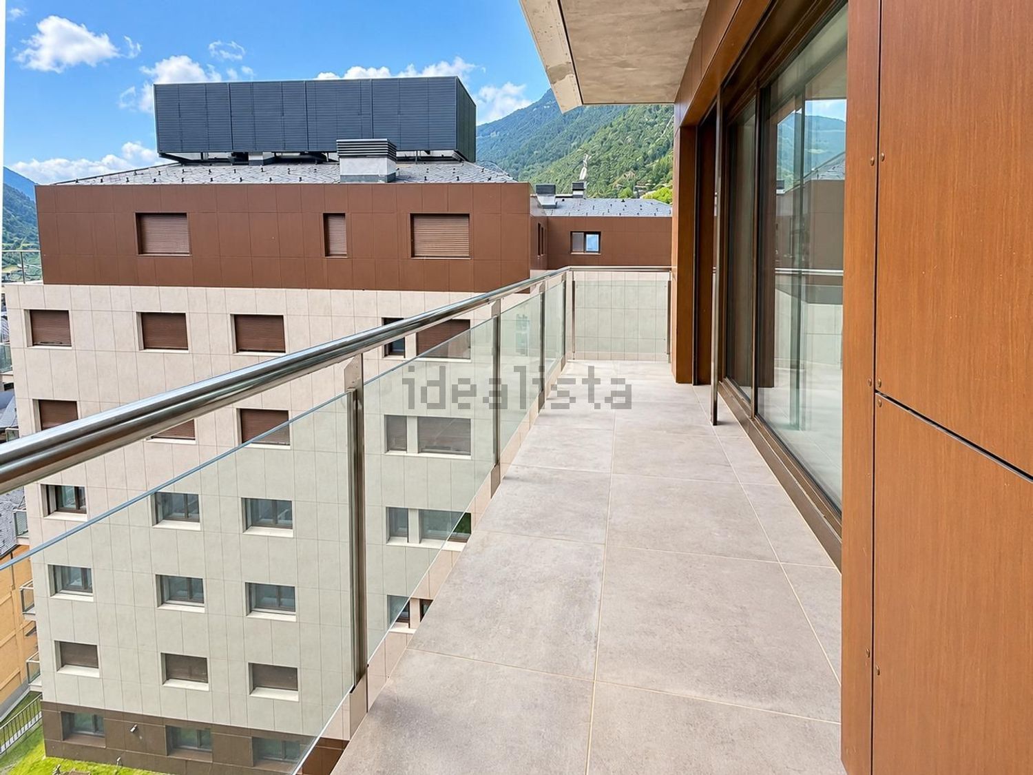 3-bedroom flat for sale in Encamp · 3 of 10
