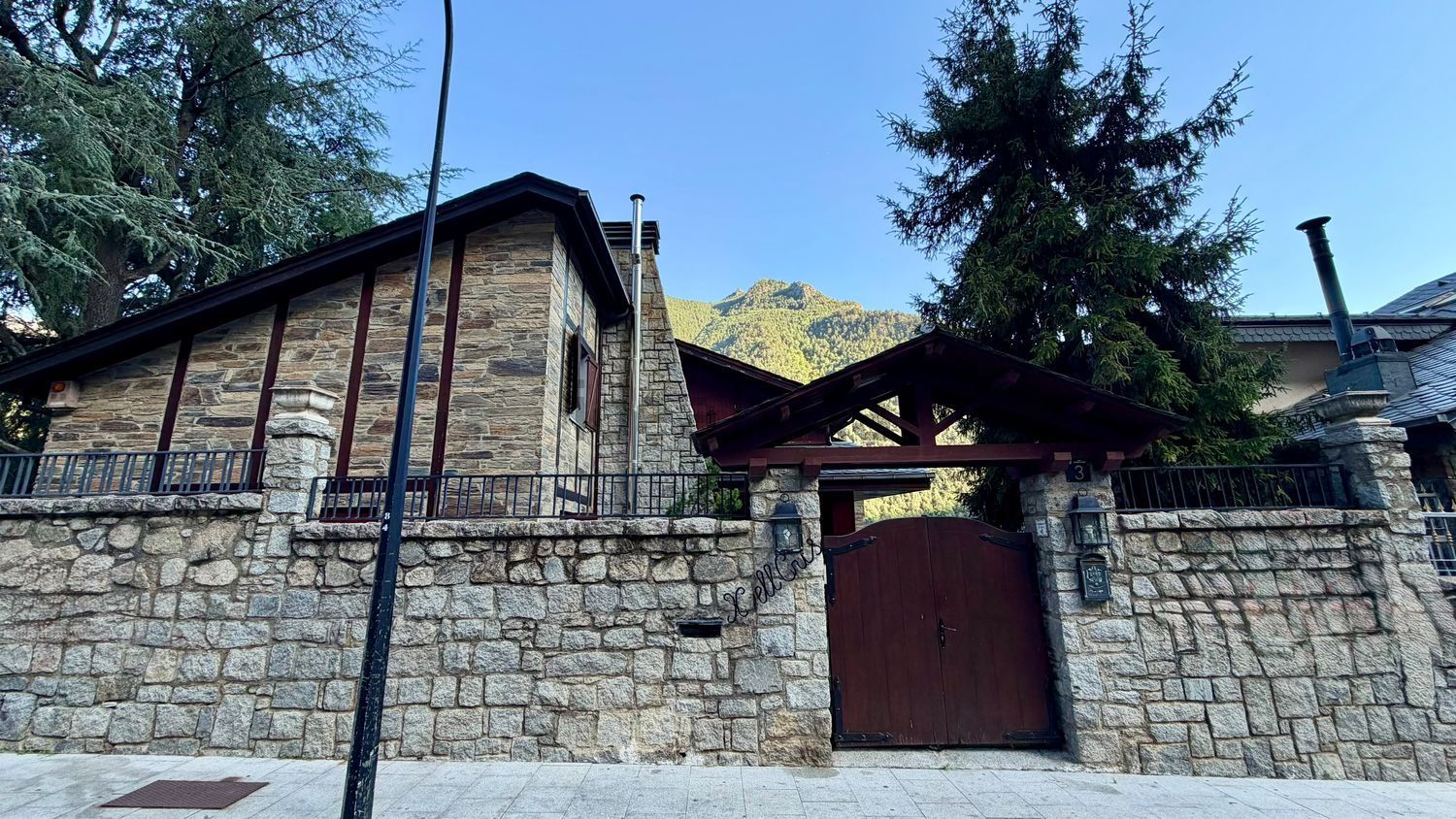 8-bedroom chalet for sale in Santa Coloma, Andorra la Vella · 3 of 18
