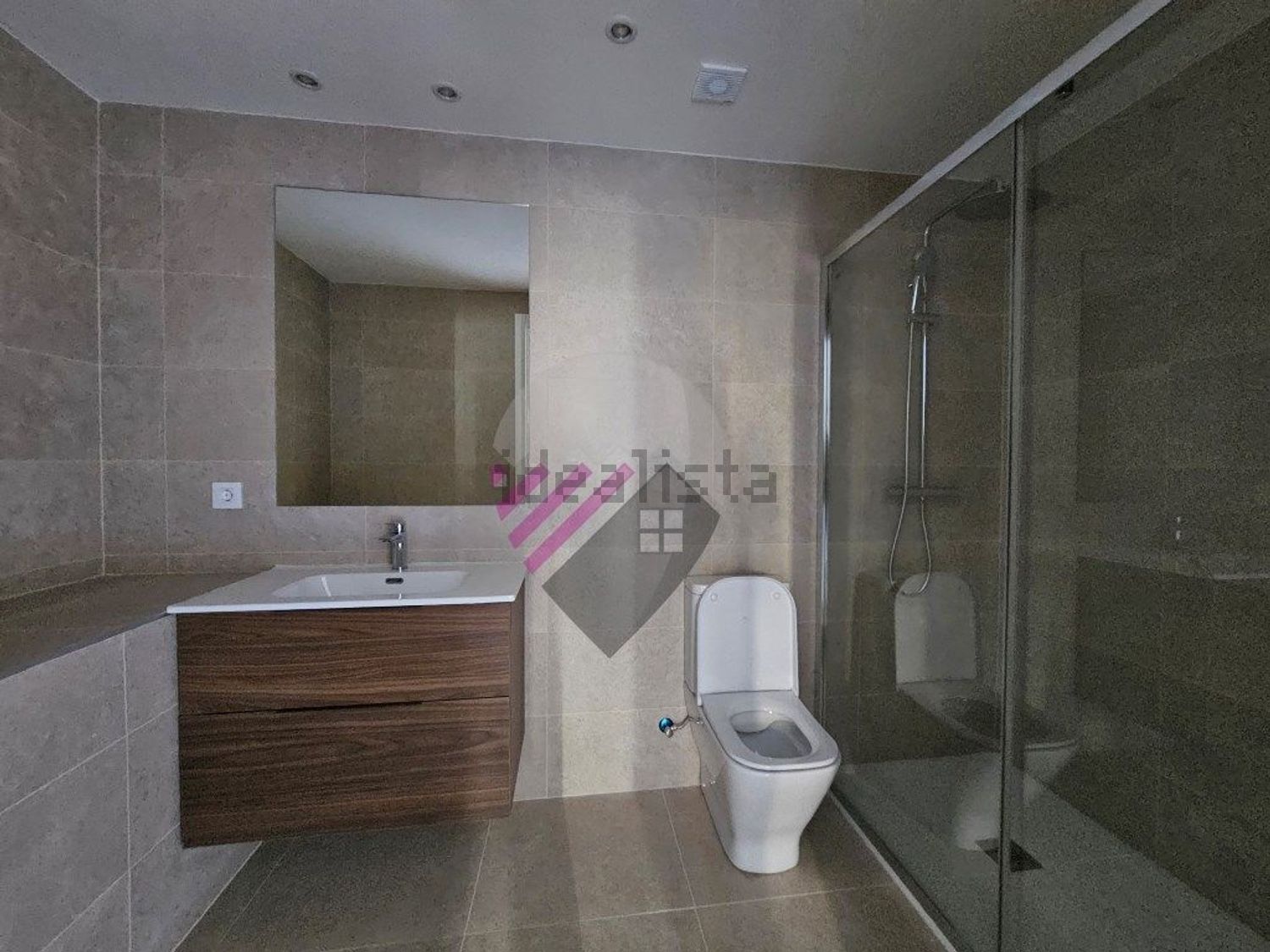 Pis de 3 habitacions en venda a Encamp · 33 de 60