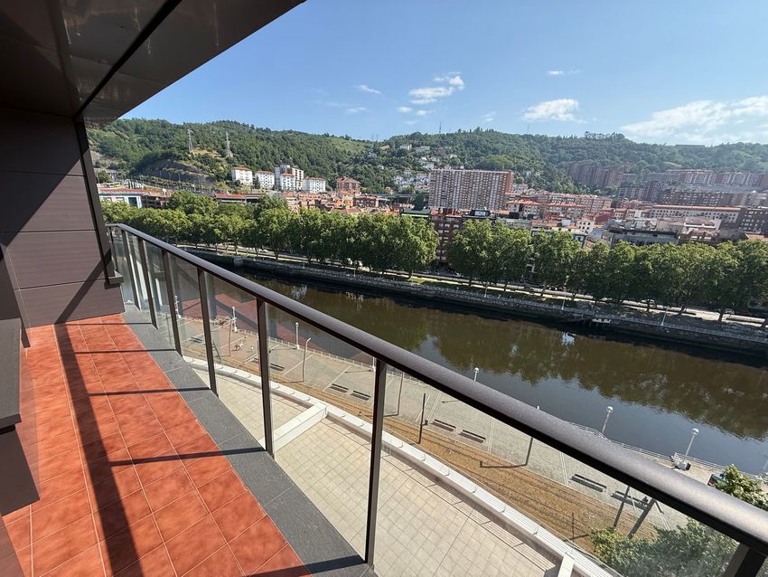 Imagen Piscina de piso en Mazarredo Zumarkalea