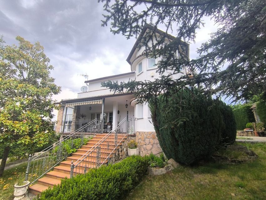 Imagen Fachada de  casa o chalet independiente en Calle Aguilafuente