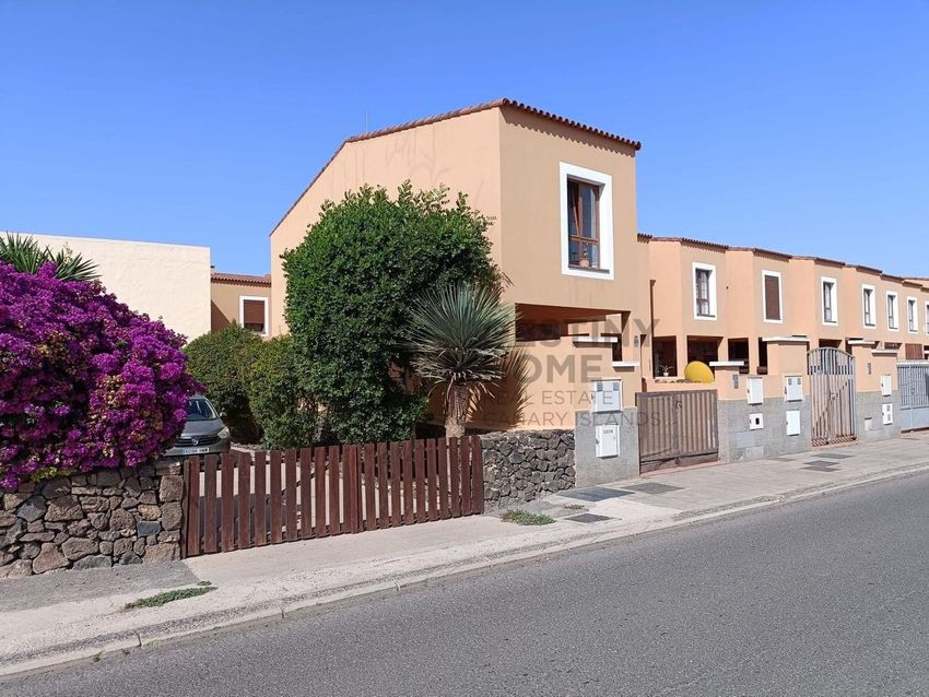 Chalet adosado de alquiler en La Oliva