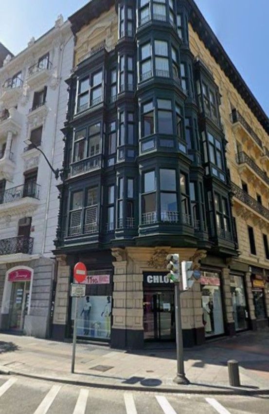 Imagen Vistas de local en Zabalburu-Diputación