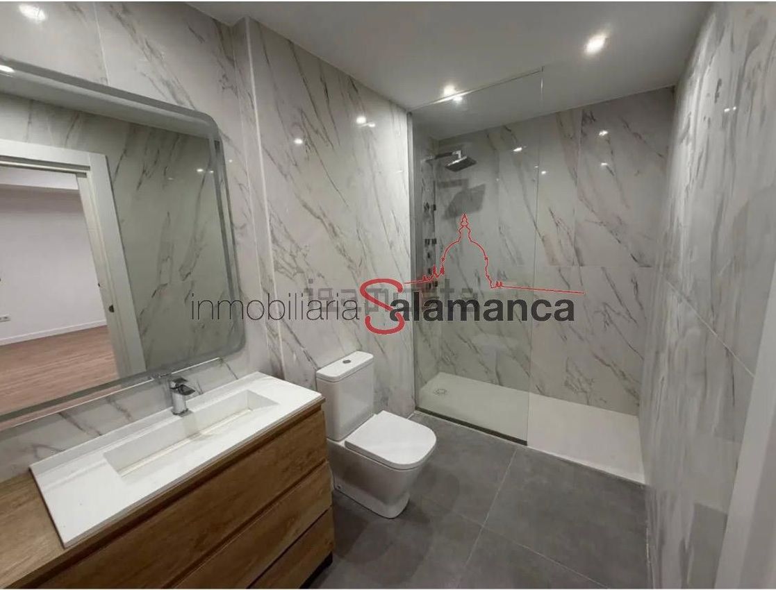 Imagen Baño de piso en Camino de las Aguas