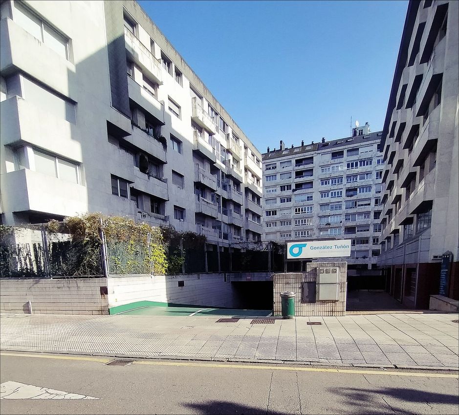 Imagen Vistas de garaje en Calle Muñoz Degraín